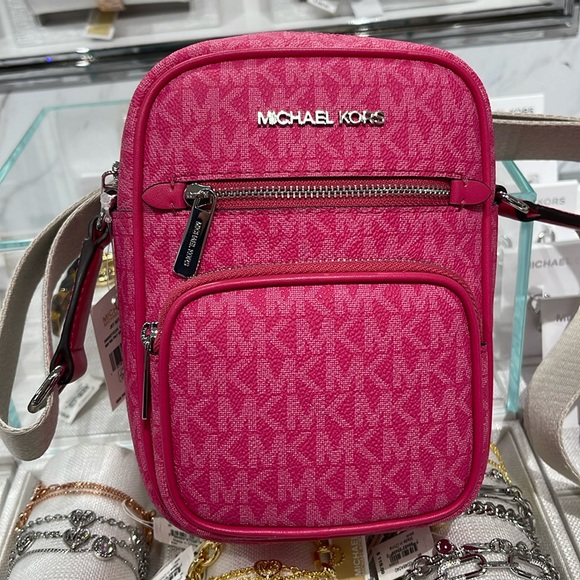 Michael Kors Handbags - Michael Kors Jet Set Medium Signature Logo Crossbody Bag
COLOR DRAGONFRUT